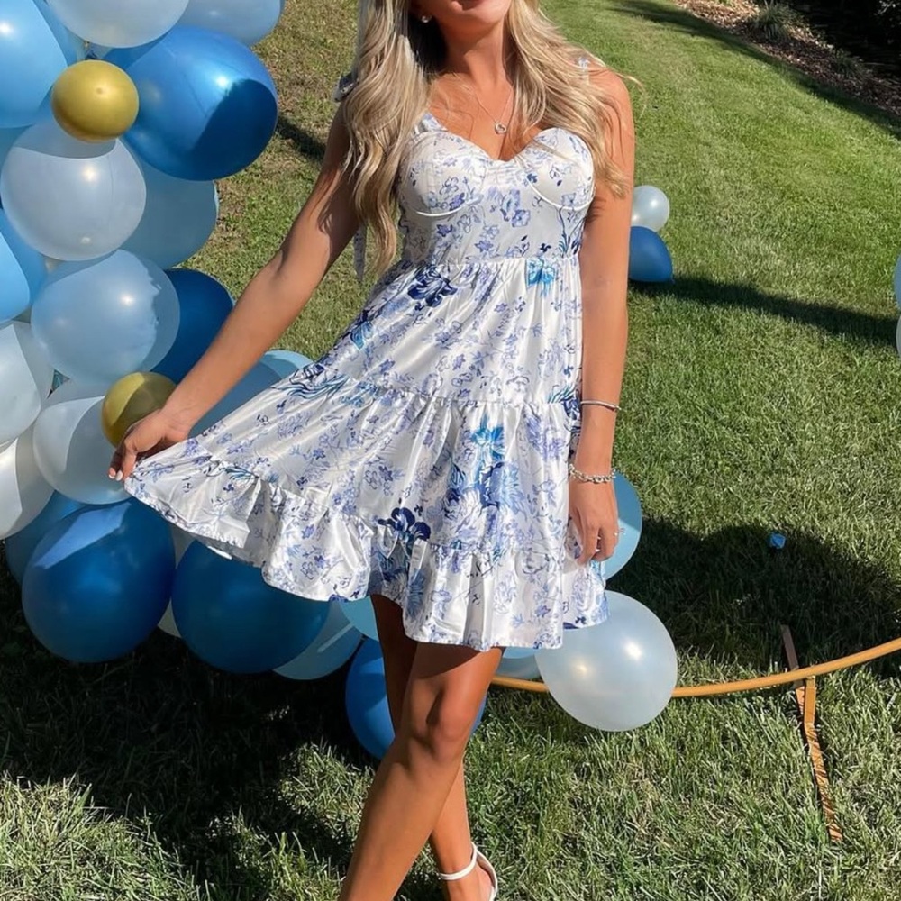 Alamour The Label Blue and White Floral Mini Dress
